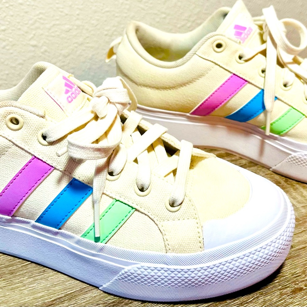 Adidas Bravada 2.0 Platform - Size 8